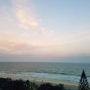 Zenith Ocean Front - Official Listing Gold Coast